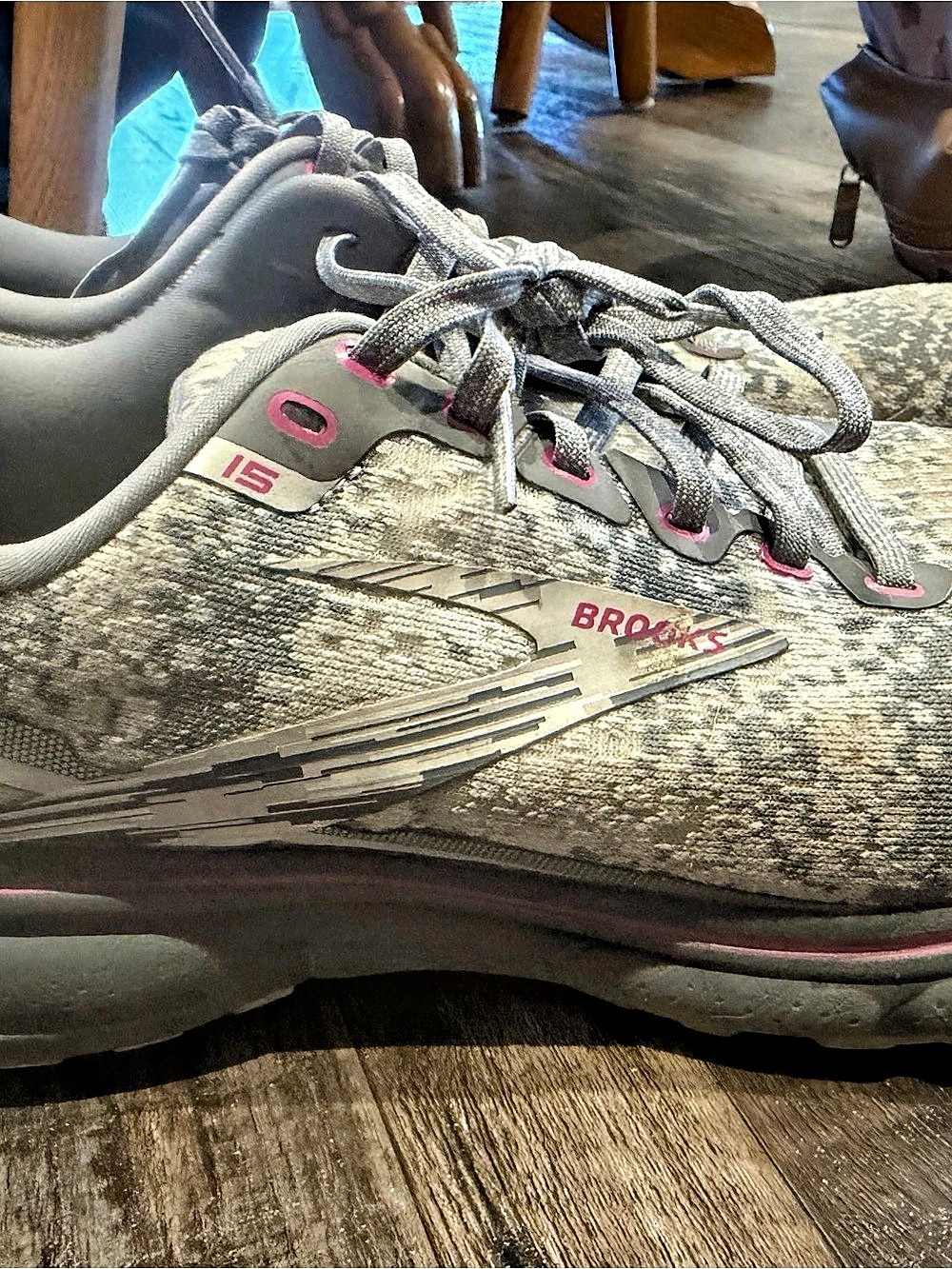 Brooks Women's Gray & Pink Athletic Shoes